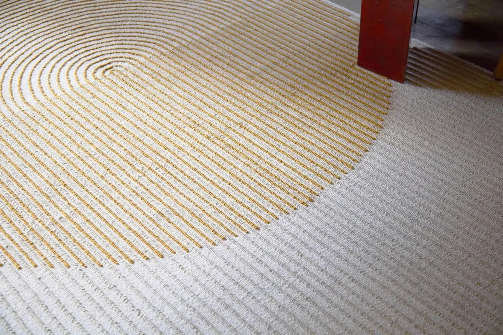 Hand-Tufted Geometric Pattern Wool Rug
